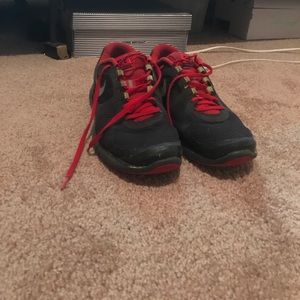 I am selling a pair of tennis shoes