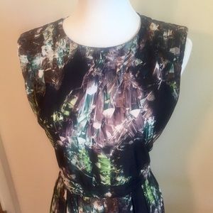 Sleeveless patterned dress