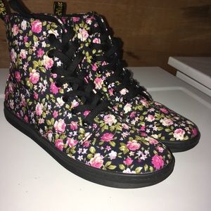 Dr Martens Hackney Floral Shoes 9