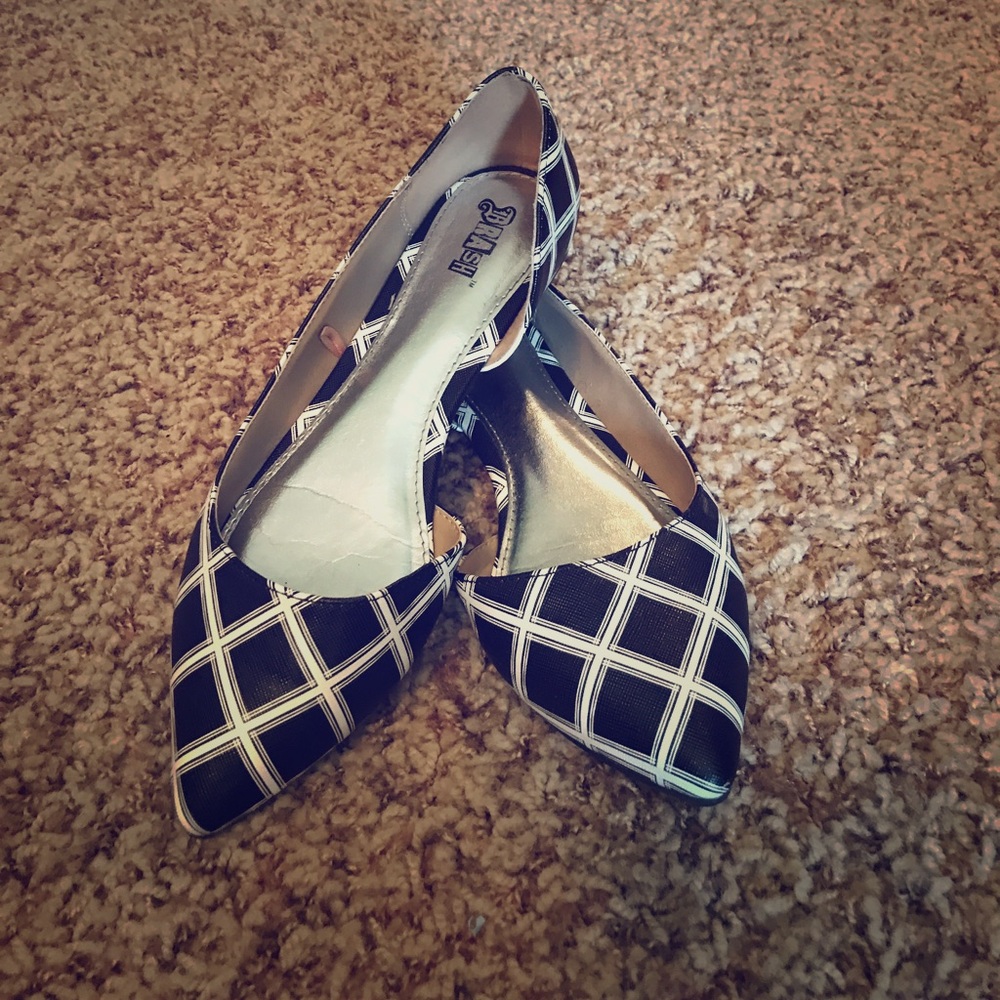 Cute pointed toe flats