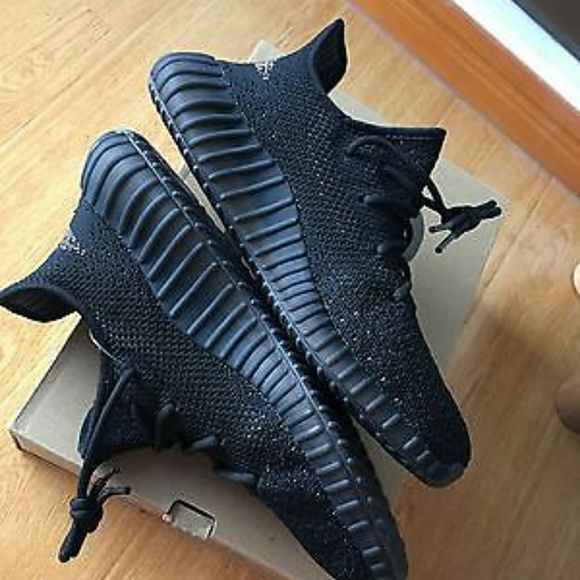 Adidas Yeezy 350 Boost V2 "Black/Copper - Picture 2 of 8