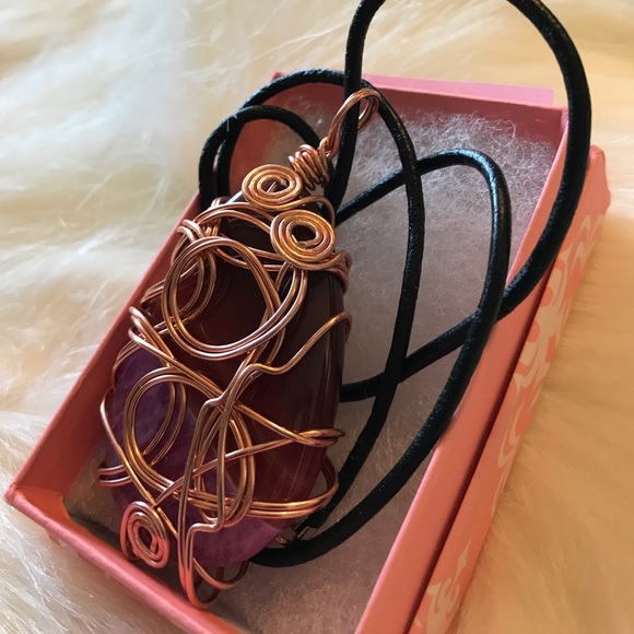 Wire Wrap Ladies Porcelain Stone Necklace - Picture 2 of 3