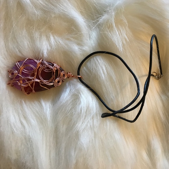 Wire Wrap Ladies Porcelain Stone Necklace - Picture 3 of 3