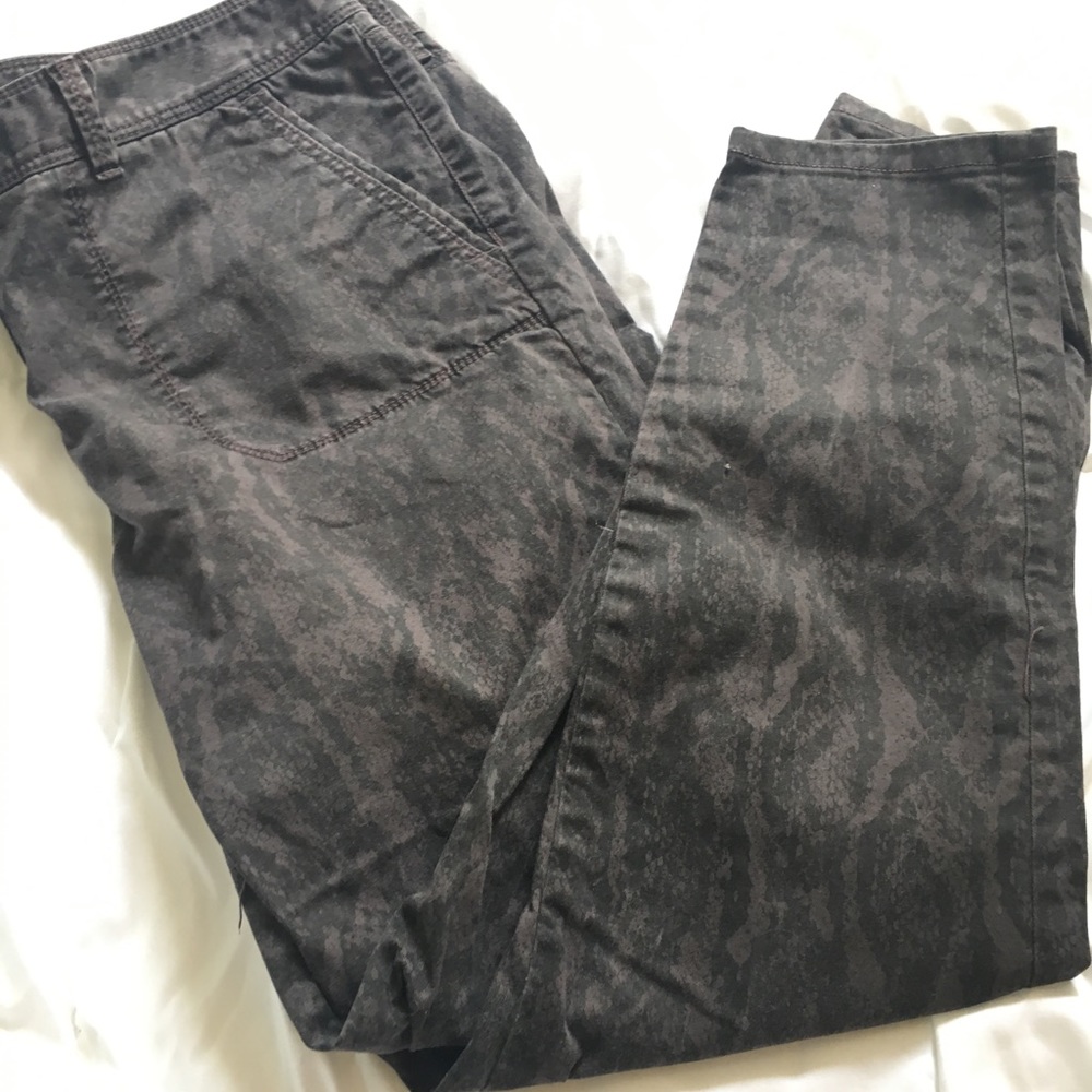 Anne Taylor LOFT grey snakeskin printed jeans