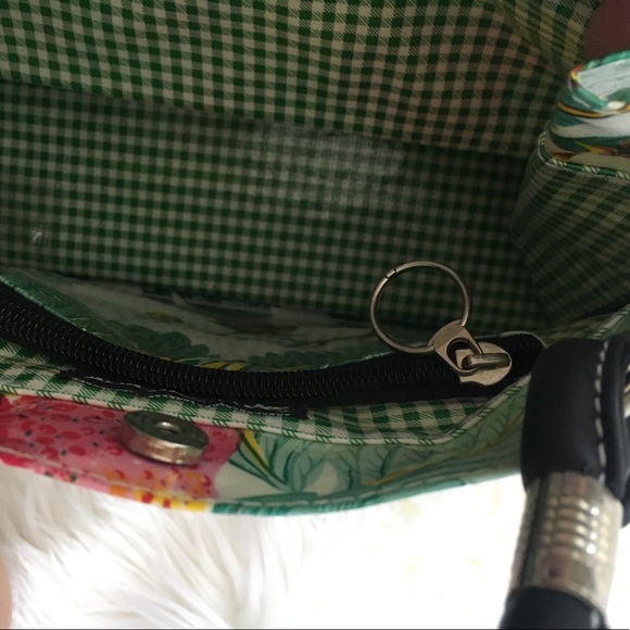 Flee Bag Mini In Strawberry Print - Picture 4 of 5