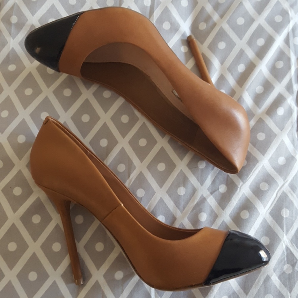 H by Halston! Two-Tone Pumps