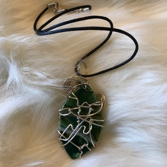 Wire Wrap Ladies Porcelain Stone Necklace - Picture 3 of 3