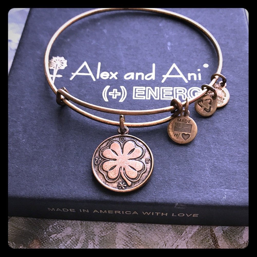 *SOLD♏️*Alex and Ani Gold Bangle, Clover