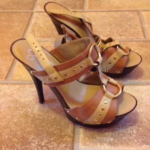 Jessica Simpson heel