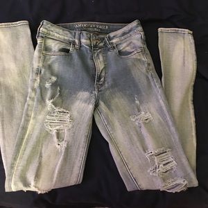 Light Wash Hi-Rise Destroyed Jegging AE