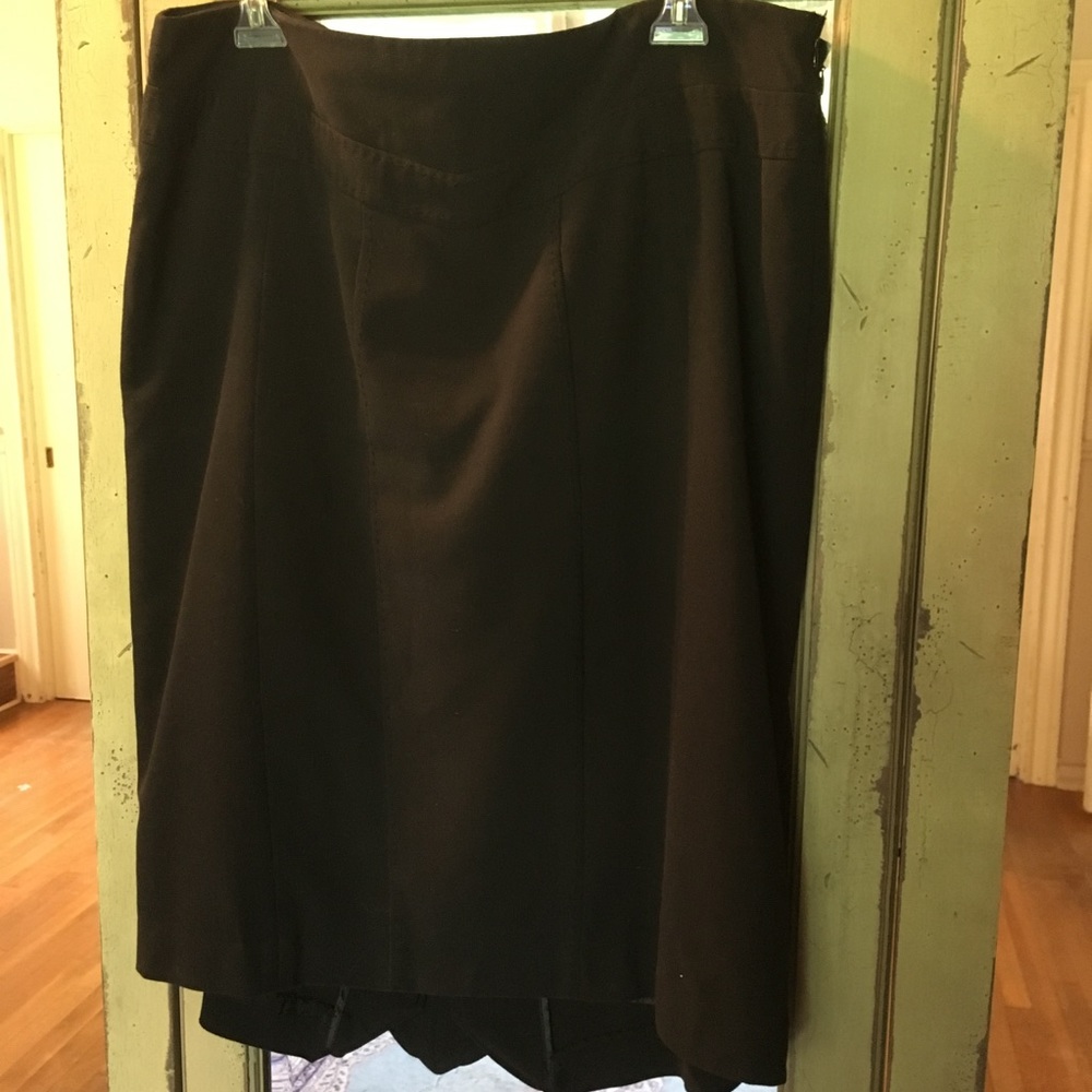 Professional and Feminine Black Skirt