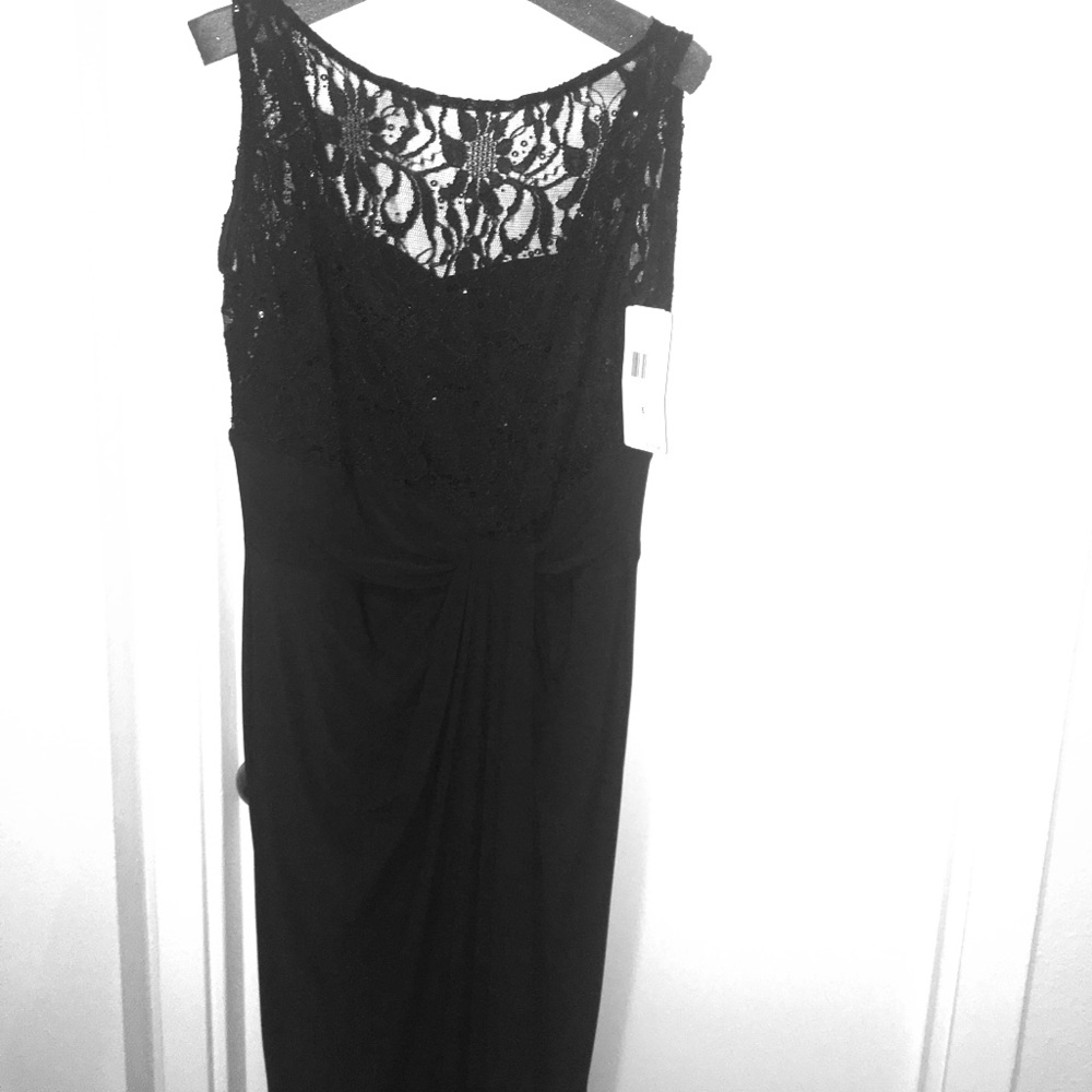 TAGS ON:Ralph Lauren Floor Length Formal Dress Blk