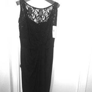 TAGS ON:Ralph Lauren Floor Length Formal Dress Blk