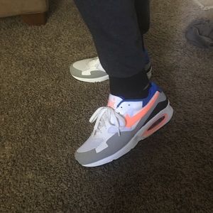 Brand new men's air max wore once