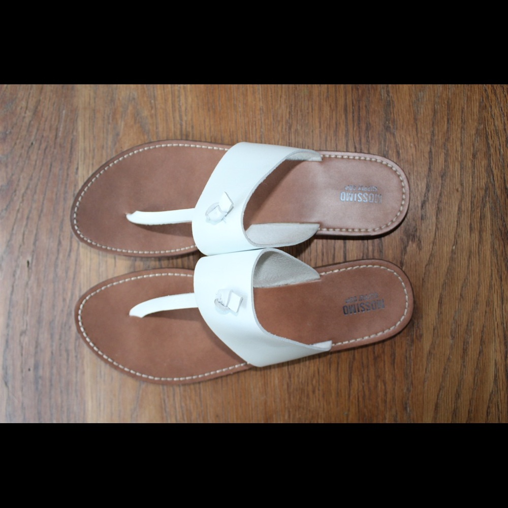Mossimo white sandals. EUC. size 9.5