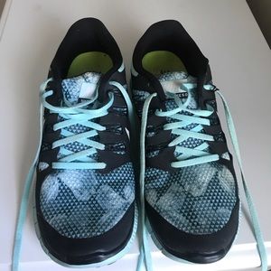 NIKE FREE 5.0 TENNIS SHOES