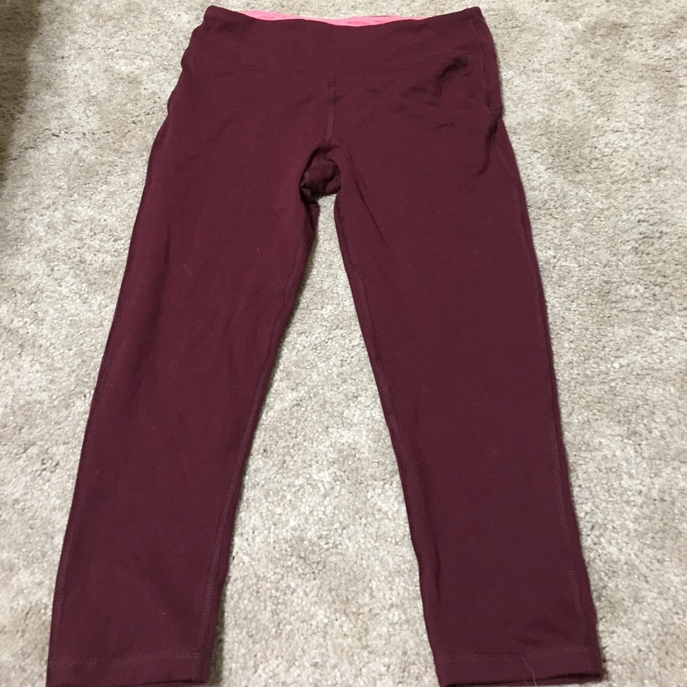 Burgundy cropped leggings