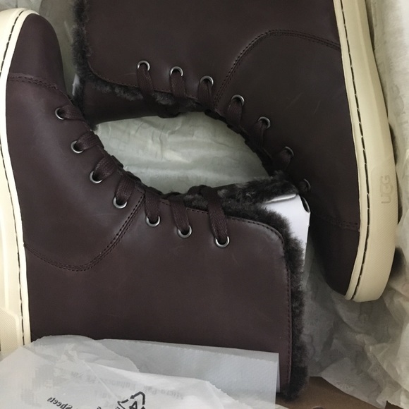 UGG Australia High Tops 🎉Host Pick 🎉 - Picture 4 of 4