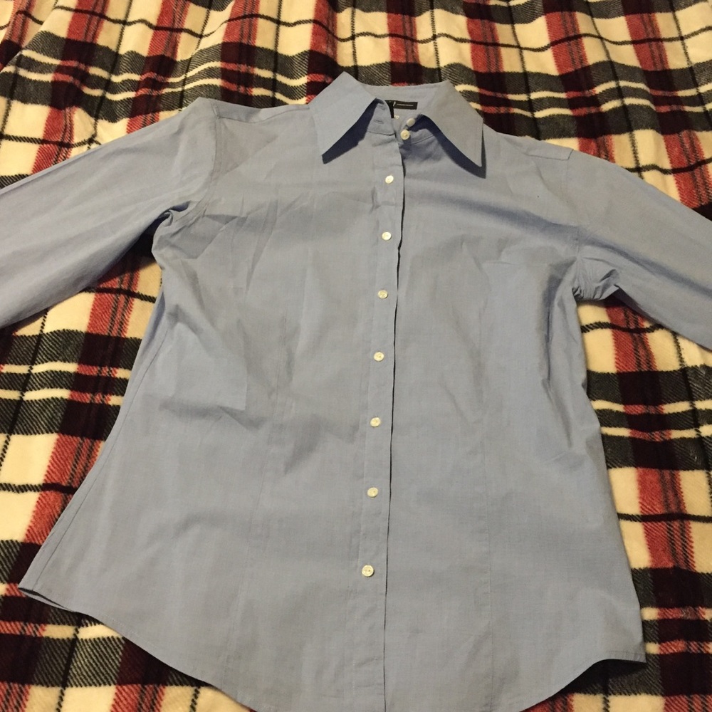 Gap stretch button down shirt.