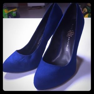 Rock & Republic Cobalt Blue Pumps