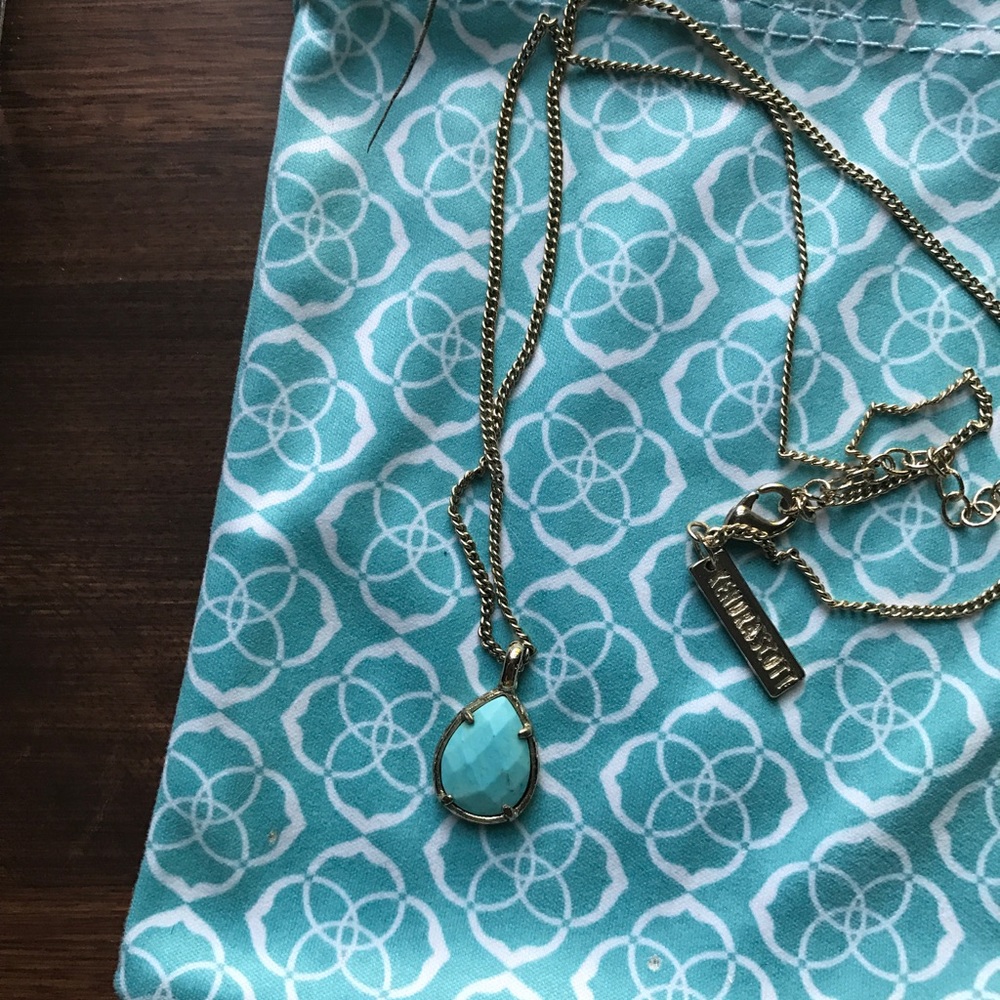 Kendra Scott drop necklace