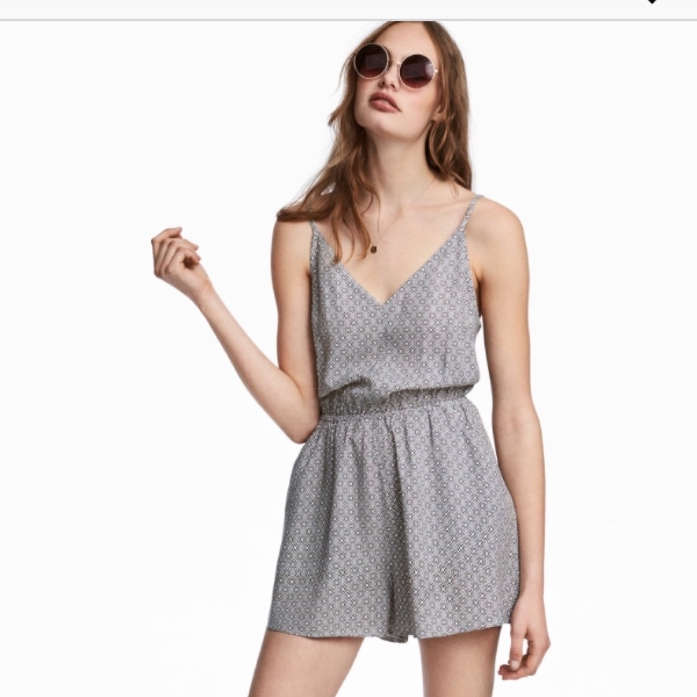 V-neck short Jumpsuit Romper