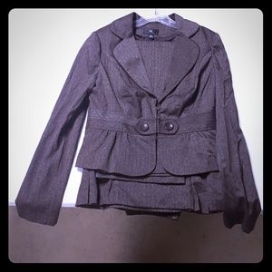 Untailored Juniors Three Piece Business Suit Set