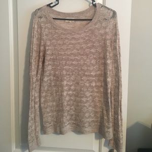 Long sleeved comfy top. Excellent condition!