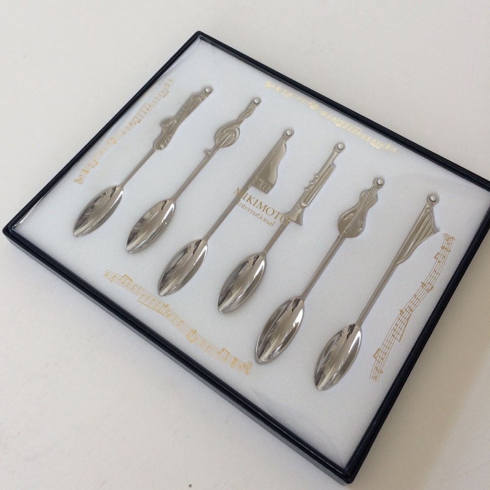 MIKIMOTO Pearl. Set of 6 spoons musical instrument