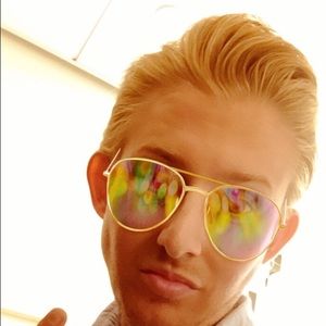 Meet your Posher, Travis