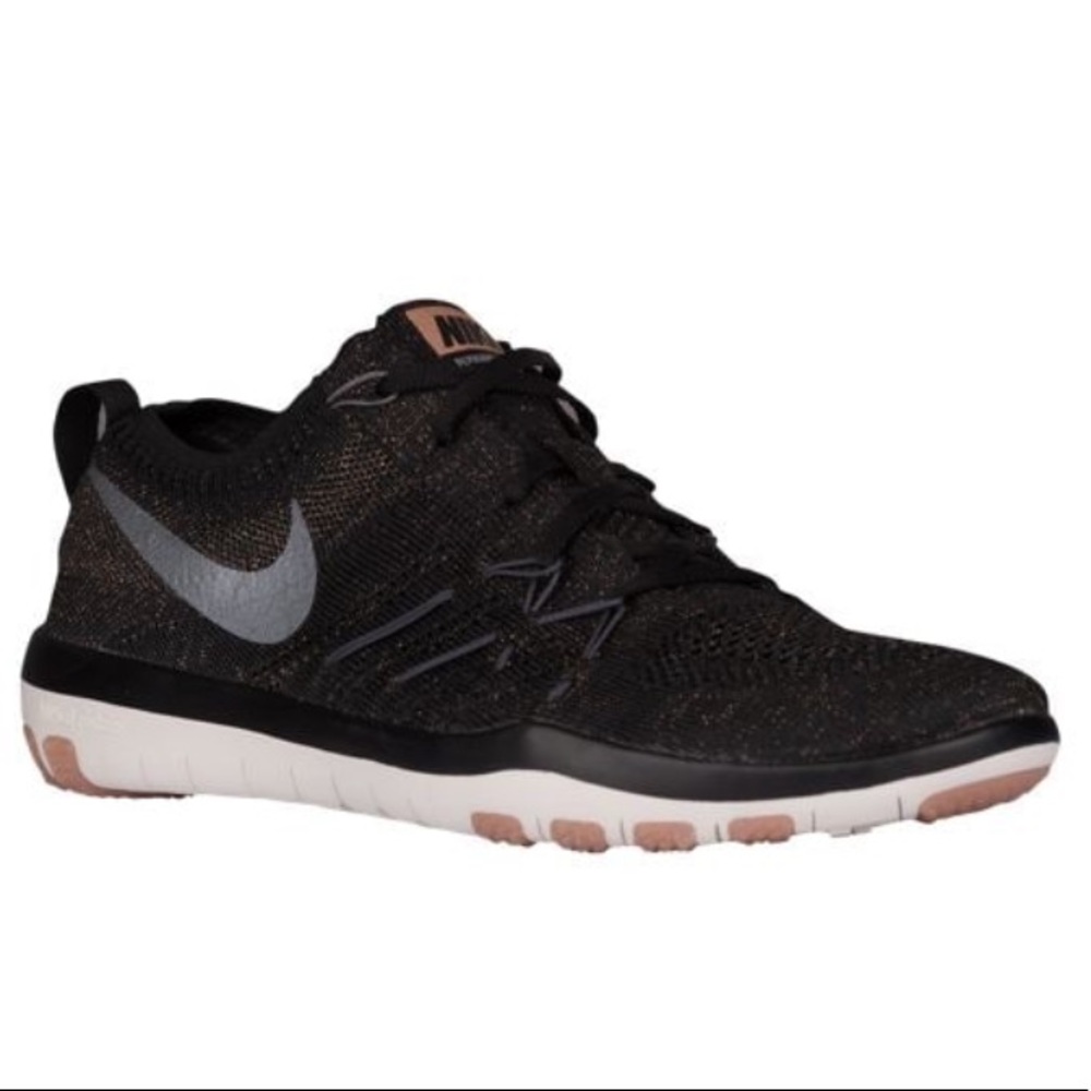 Nike Women's Free Focus Flyknit Training Sneakers