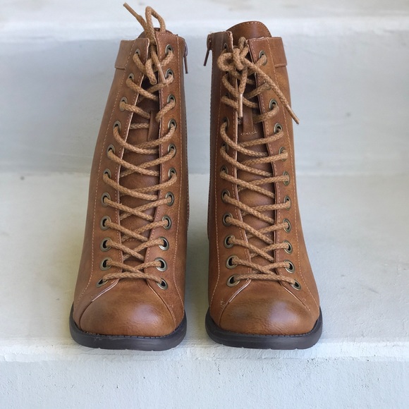 Chic Lace Up Combat Moto Boots - Picture 3 of 4