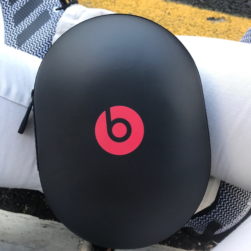 Wireless studio beats