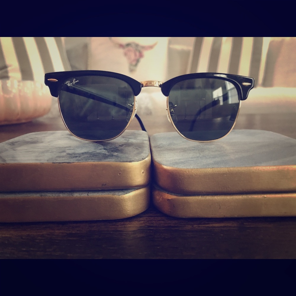 Ray-Ban aviators!