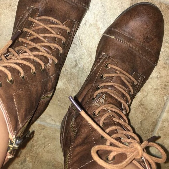 Lace up leather boots - Picture 5 of 5