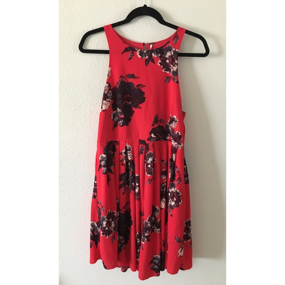 Floral Free People dress with pockets 🙌🏼😍