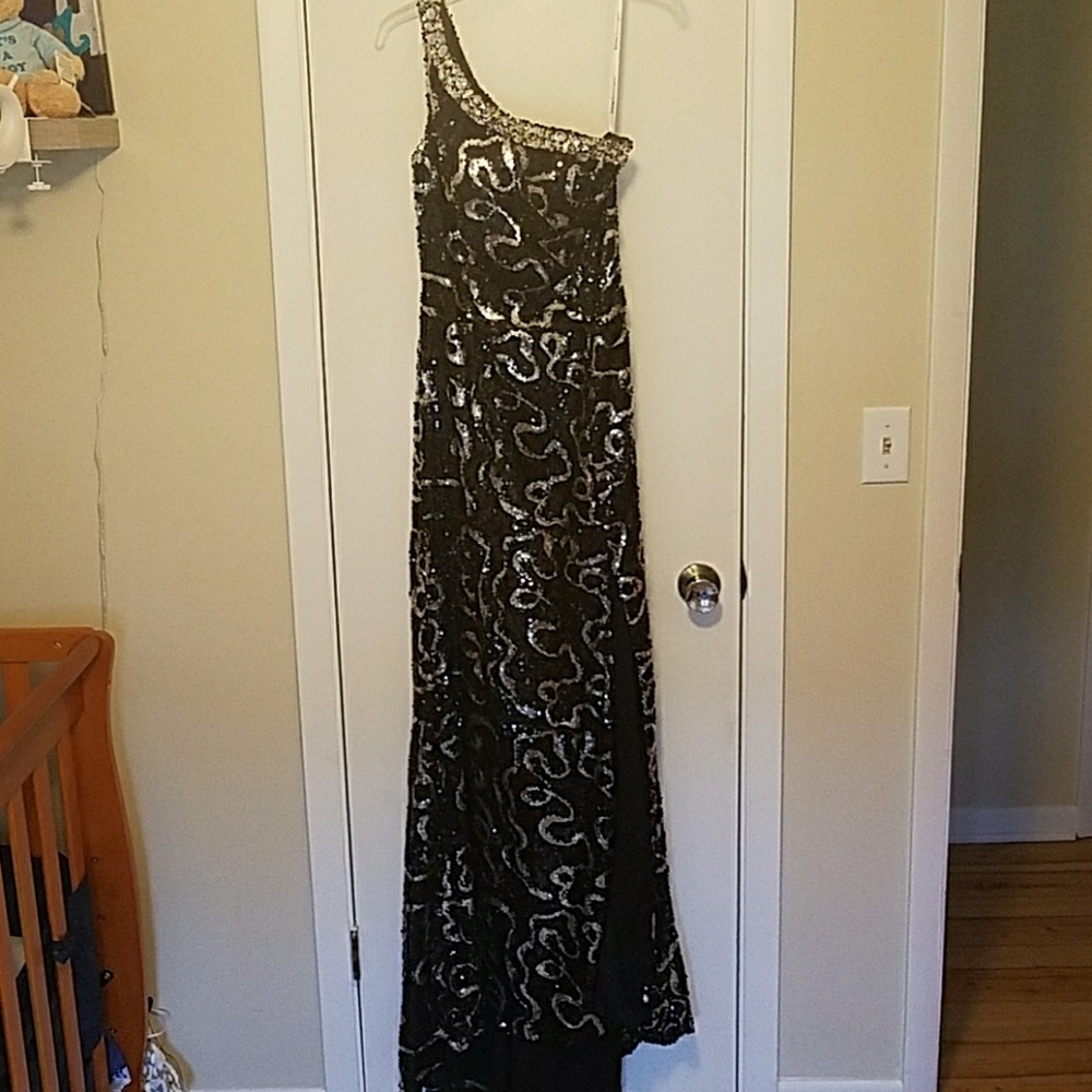 Wow Prom & Pageant Black and Silver Gown
