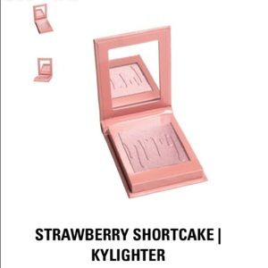 Kylie Cosmetics Kylighter Strawberry Shortcake