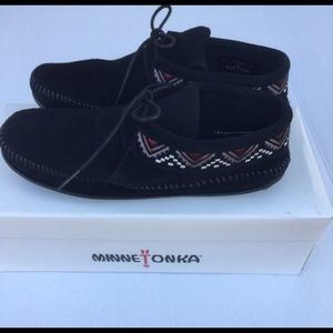BNWB Minnetonka Mosaic Black Ankle Boots. 7.