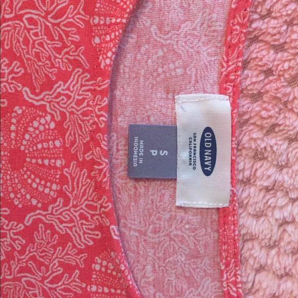 Old Navy Ruffle Top - Picture 4 of 4