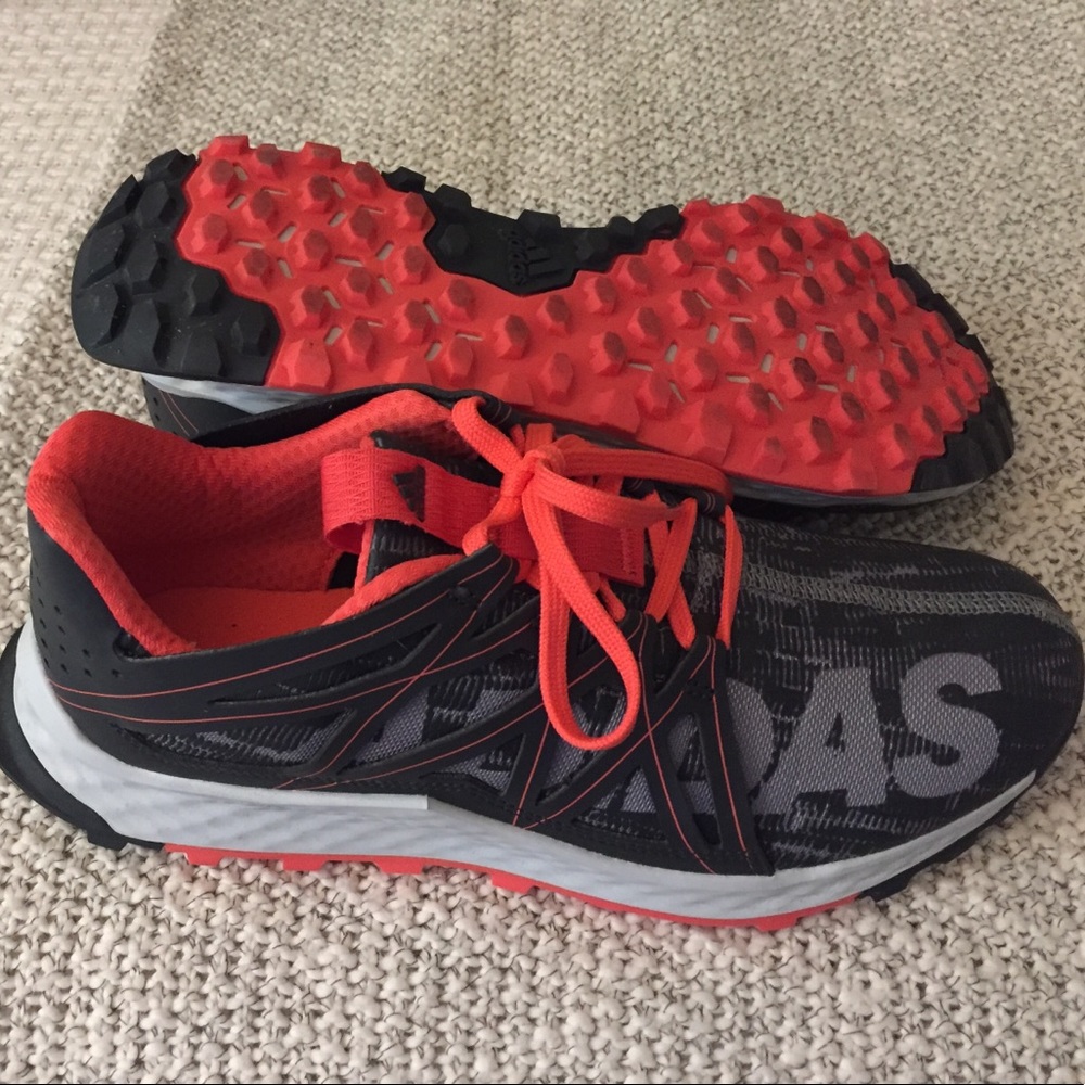 Adidas Vigor Bounce Trail running shoe