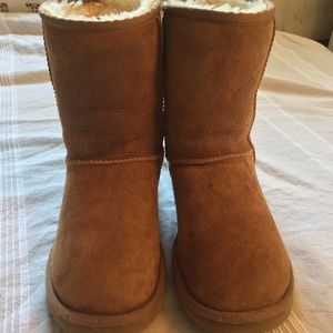 Classic Ugg Australia Boots