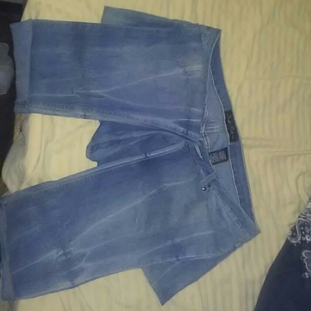 Capri pants