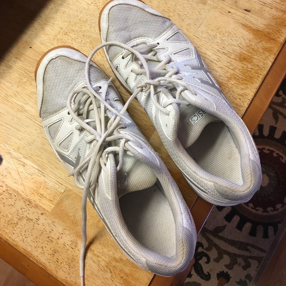Asics volleyball shoes
