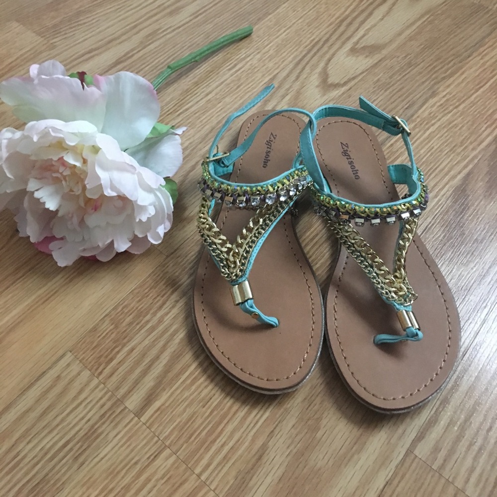 New never worn size 6 flats
