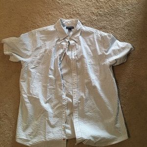 Short Sleeve Lands' End Seer Sucker Button Up (L)