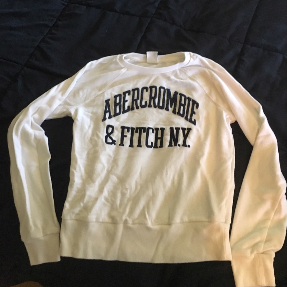 White abercrombie crew neck pullover