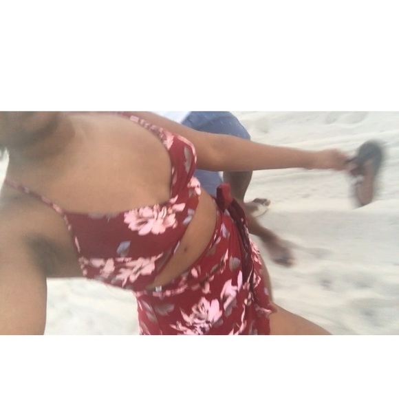 💃🏽Wear me to your next pool party!💃🏽 - Picture 4 of 4