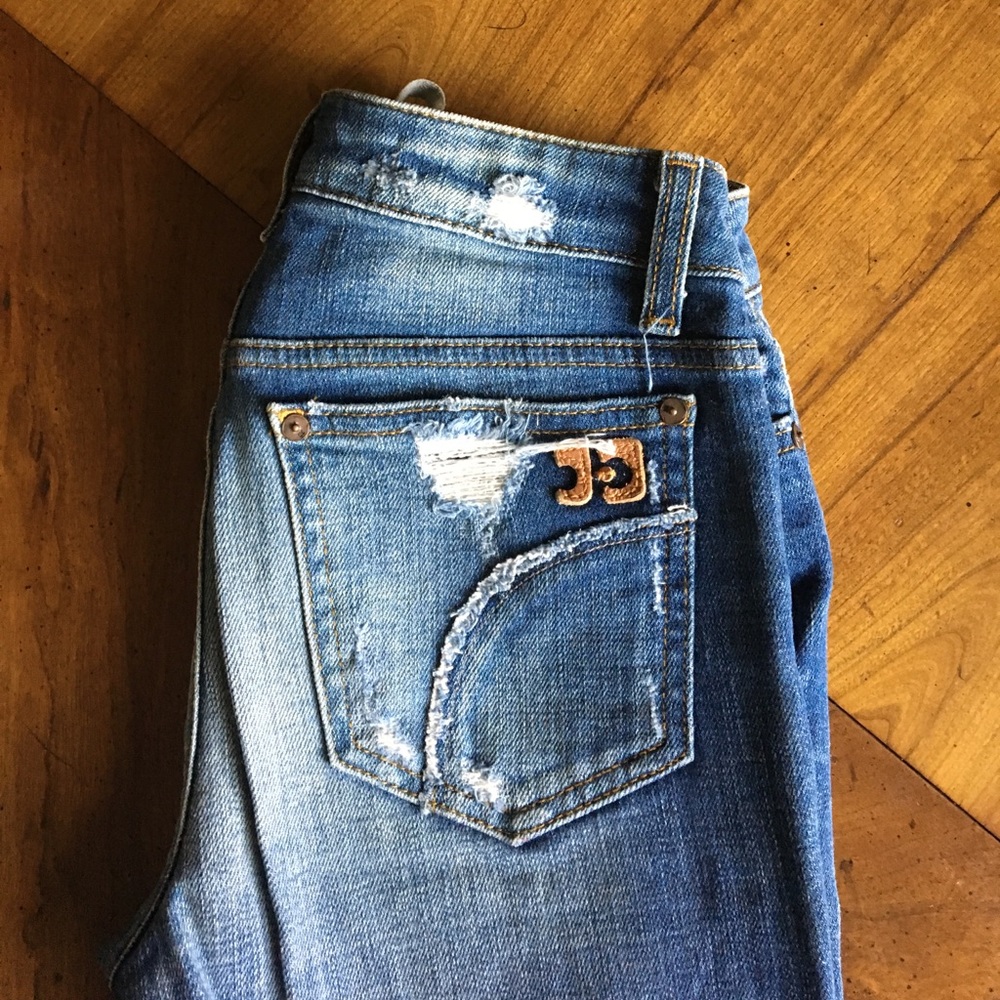Joe's Jeans Size 25, distressed boot cut Honey fit