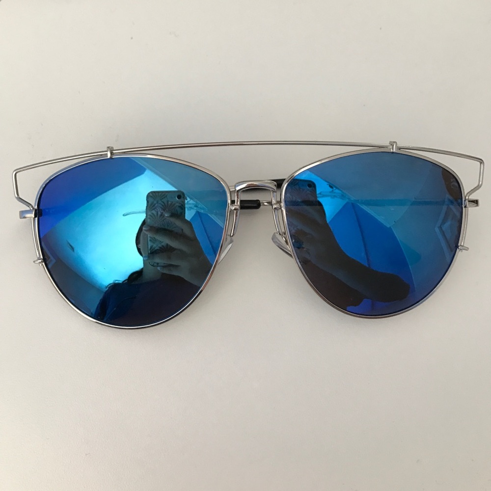 Blue mirrored sunglasses - Picture 1 of 5